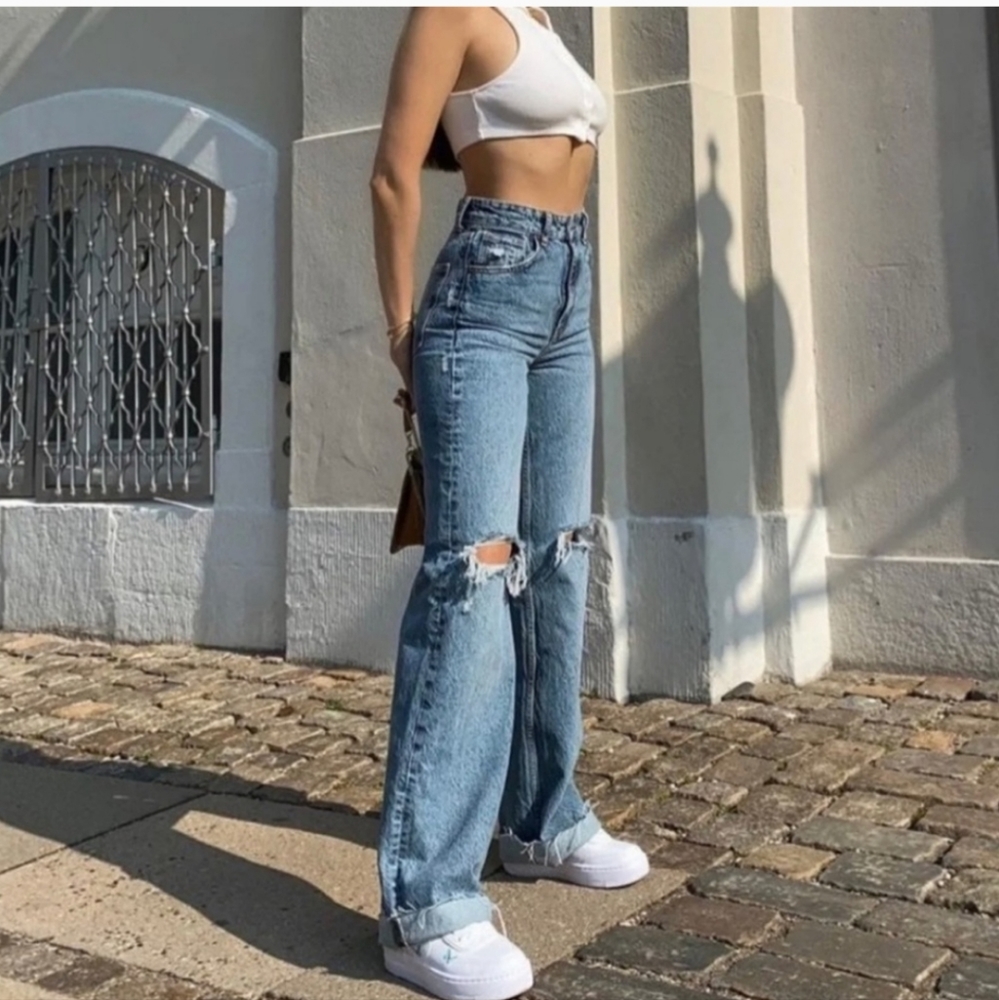 NWT Zara ripped wide legs jeans 👖